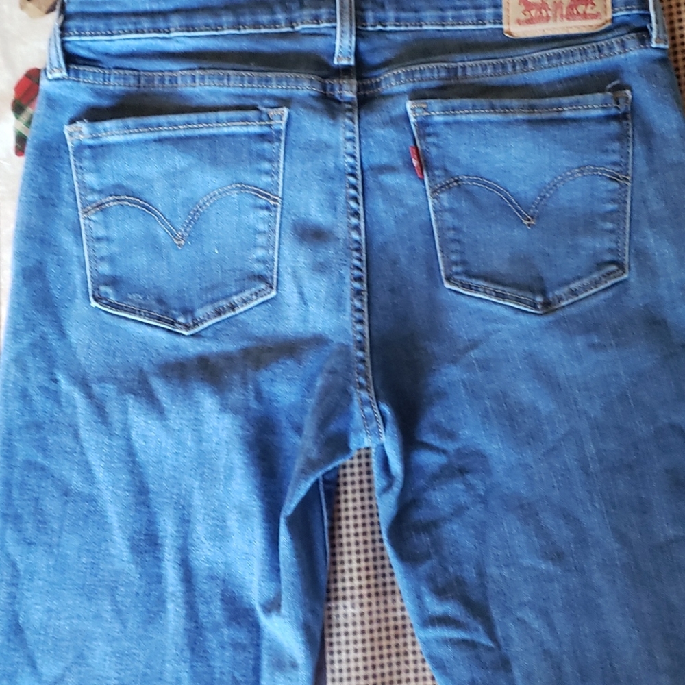 Levi's - Picture 3 of 6